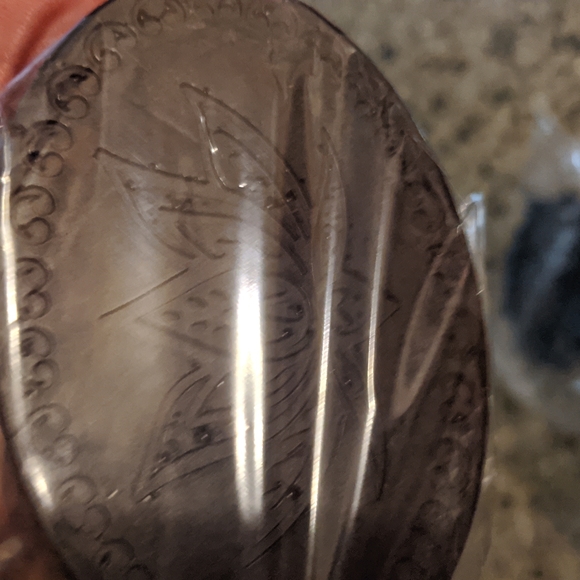 Beautiful embossed cranberry relish honey soaps - Picture 4 of 5